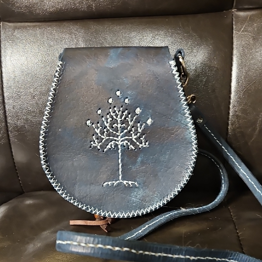 Lord the Rings Minas Tirith Leather Bag - Picture 2 of 6